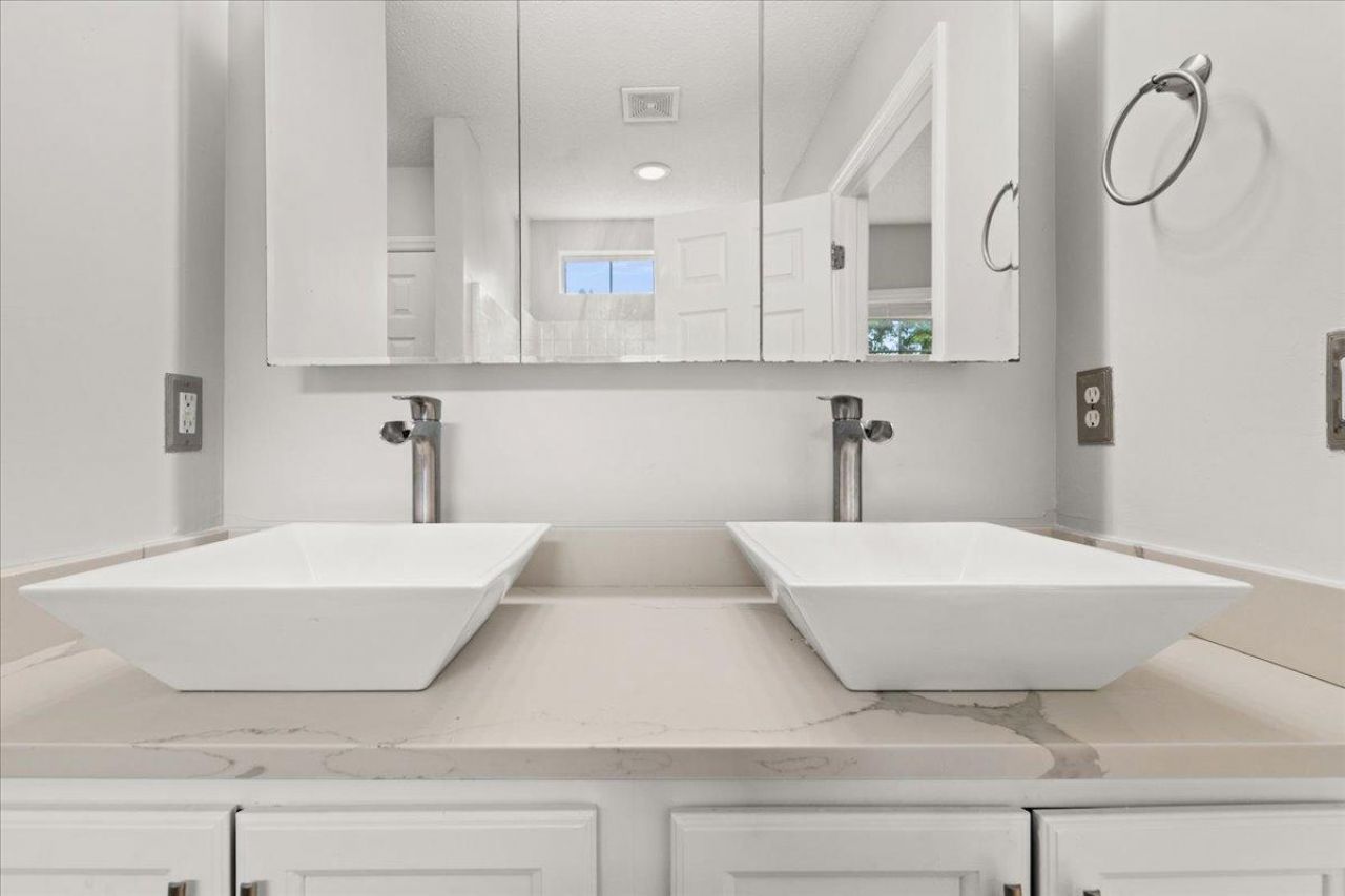 1201 Grasswind Drive Photo 19