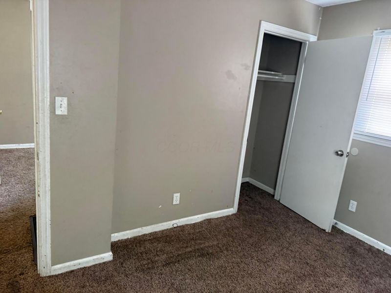 584 S Ashburton Road , Columbus, OH 43213 Photo 12