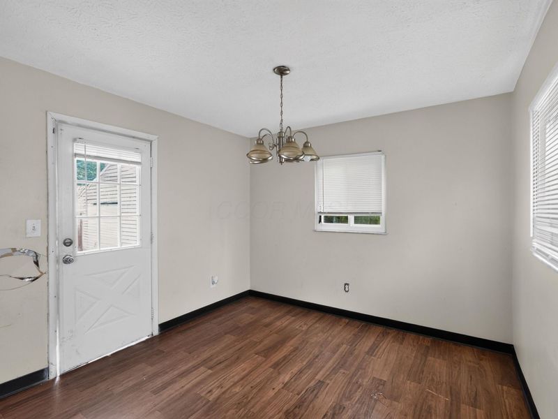 584 S Ashburton Road, Columbus, OH 43213 Photo 12