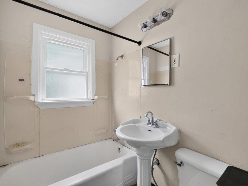 584 S Ashburton Road, Columbus, OH 43213 Photo 15