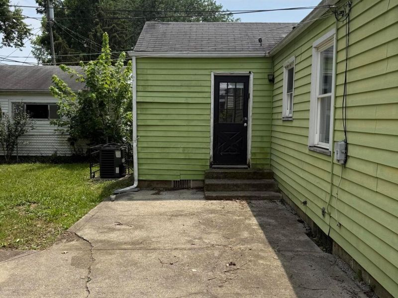 584 S Ashburton Road , Columbus, OH 43213 Photo 18