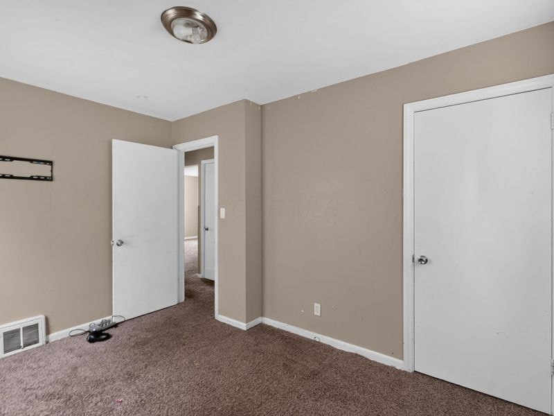 584 S Ashburton Road, Columbus, OH 43213 Photo 18