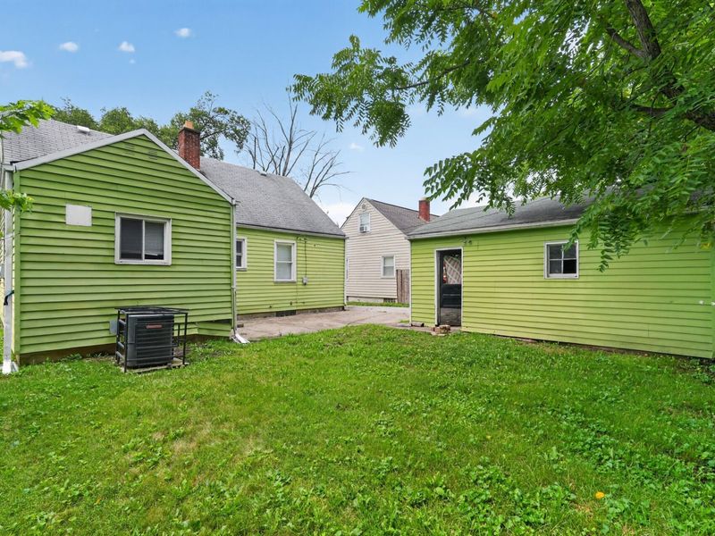 584 S Ashburton Road, Columbus, OH 43213 Photo 3