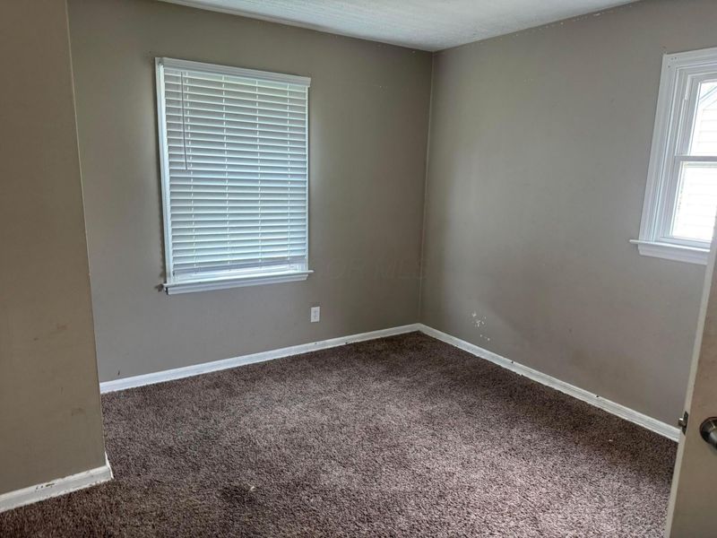 584 S Ashburton Road , Columbus, OH 43213 Photo 5