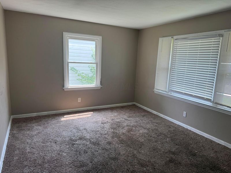 584 S Ashburton Road , Columbus, OH 43213 Photo 6
