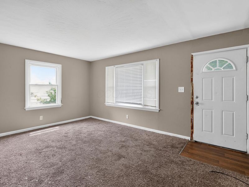 584 S Ashburton Road, Columbus, OH 43213 Photo 6