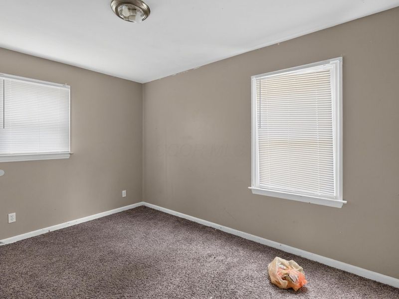 584 S Ashburton Road, Columbus, OH 43213 Photo 7