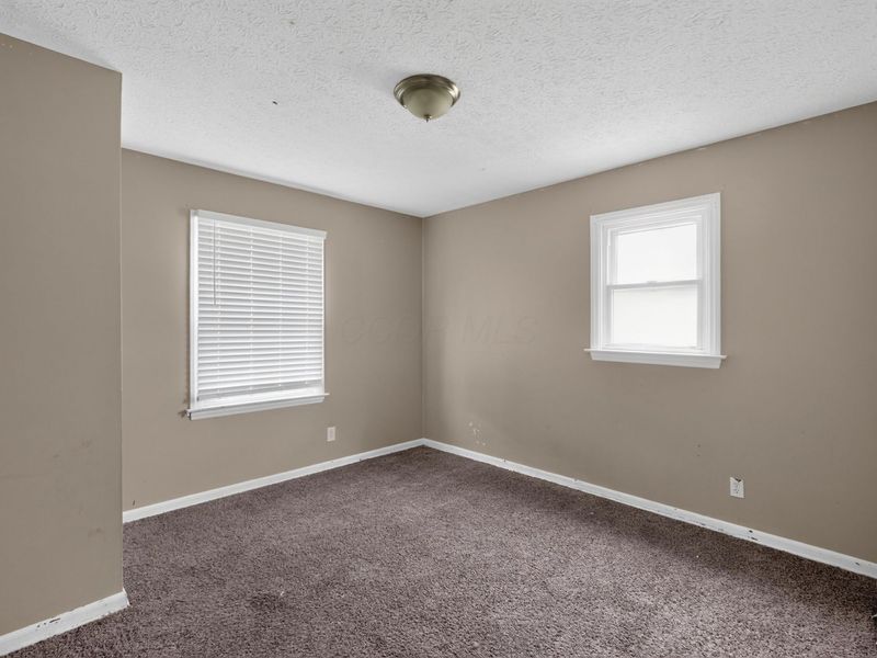 584 S Ashburton Road, Columbus, OH 43213 Photo 8