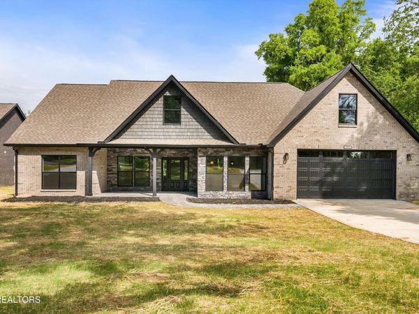 1030 N Linden Drive, Alcoa, TN 37701