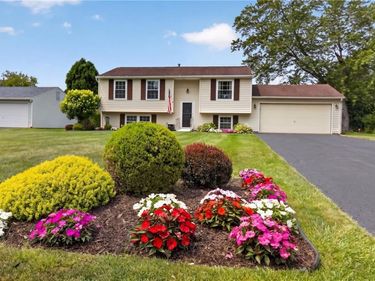 13 Baylor Circle , Rochester, NY 14624
