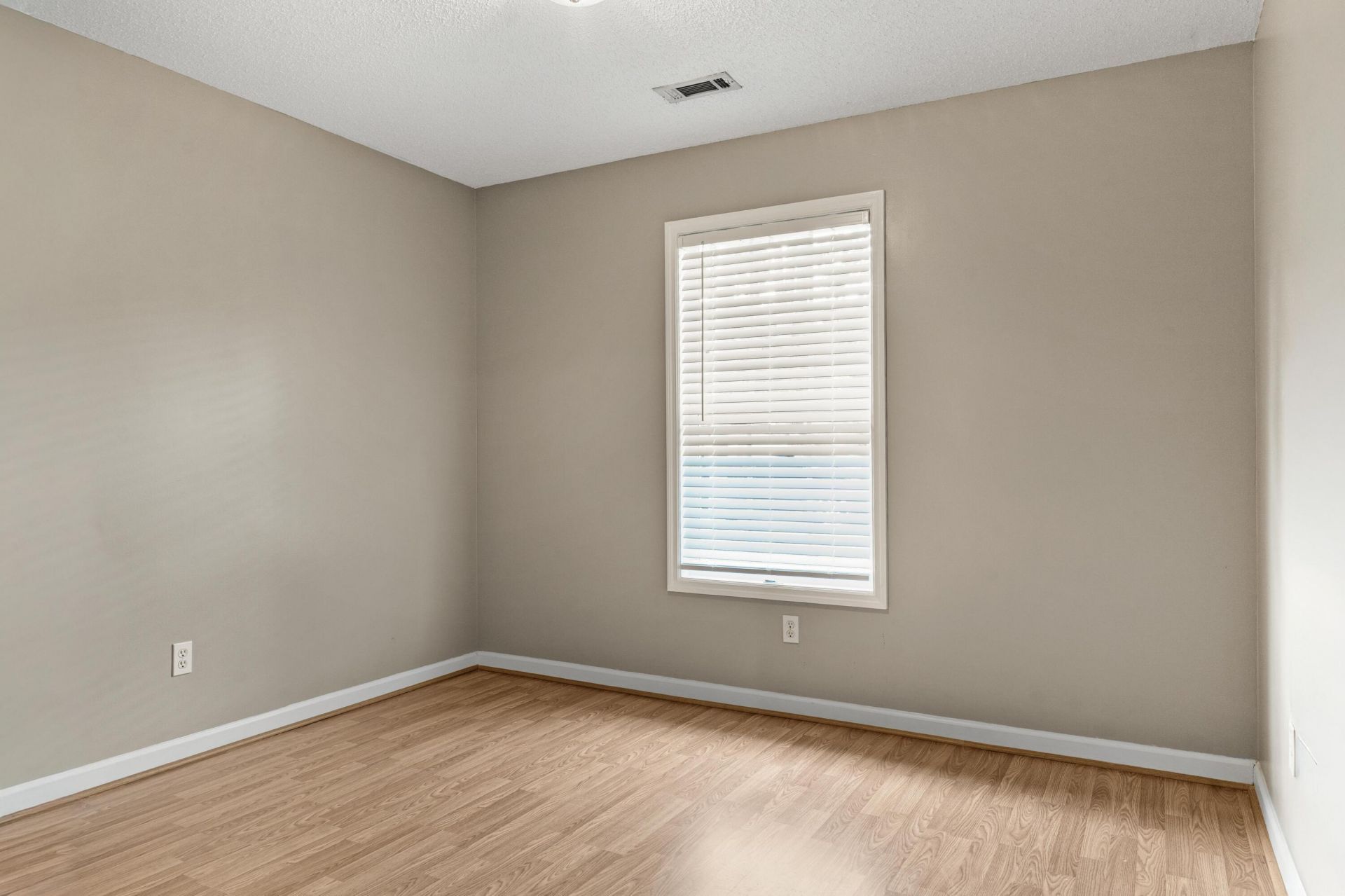 1040 Raysor Street Photo 16