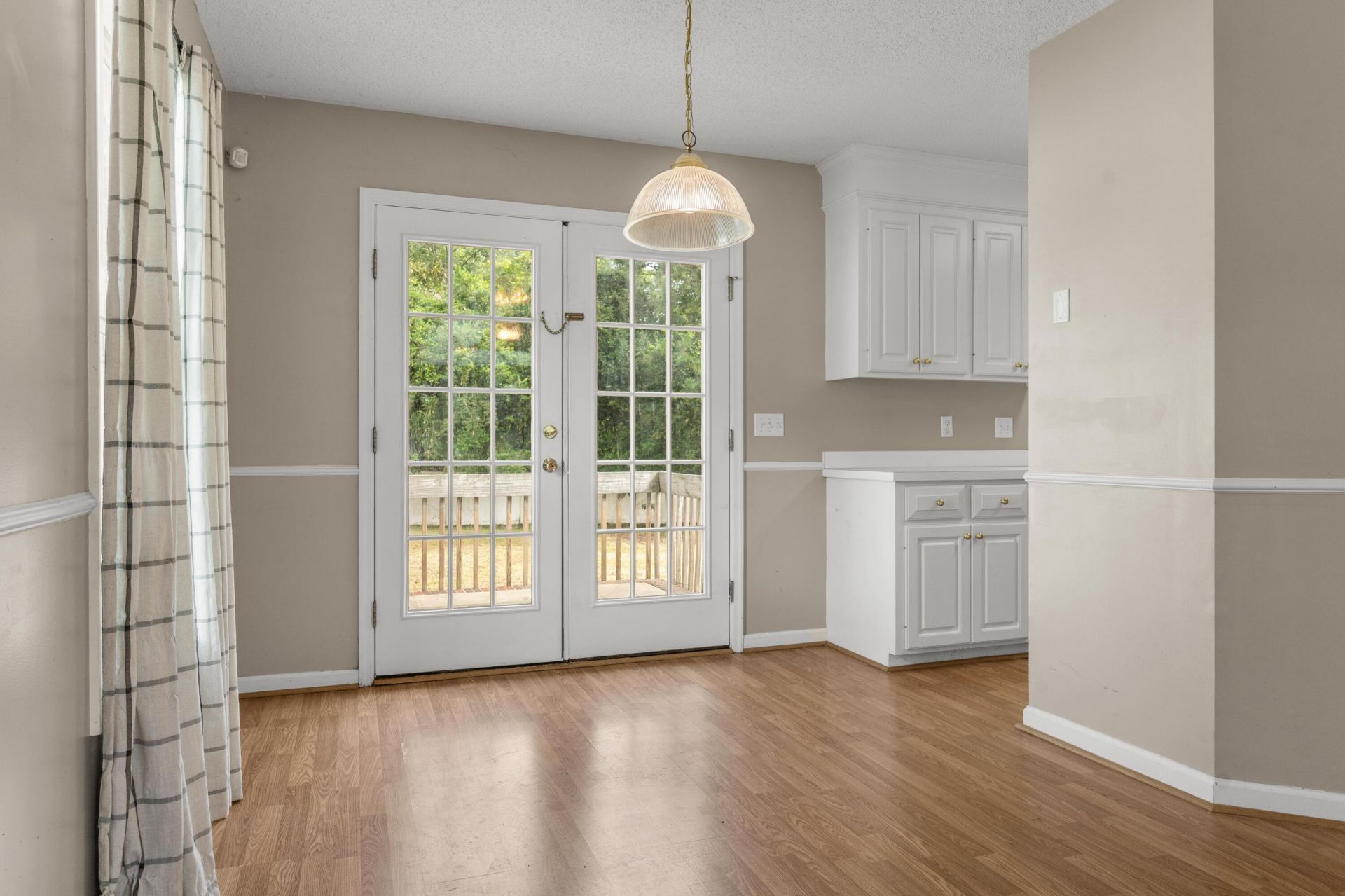 1040 Raysor Street Photo 7