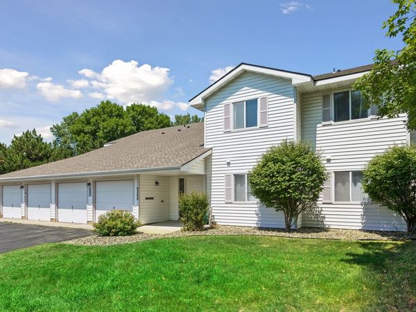 6260 Magda Drive, Unit B, Maple Grove, MN 55369