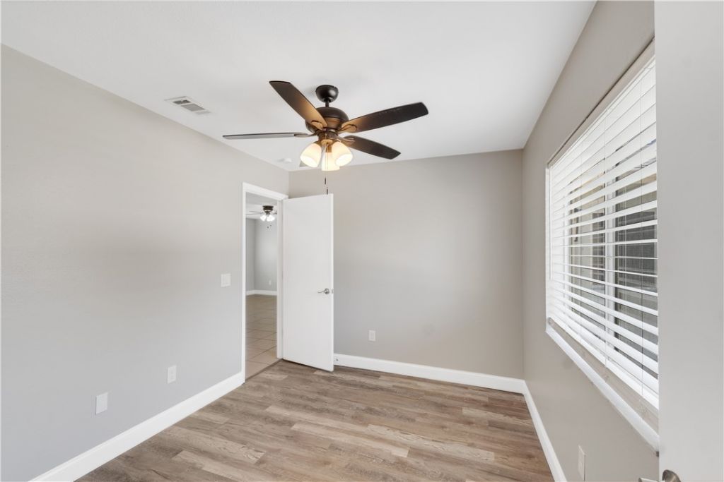 261 Mensh Avenue, Sebastian, FL 32958 Photo