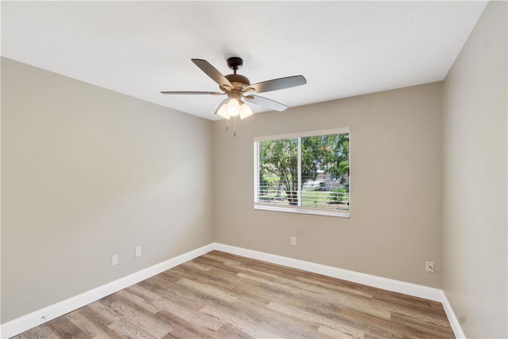 261 Mensh Avenue, Sebastian, FL 32958 Photo