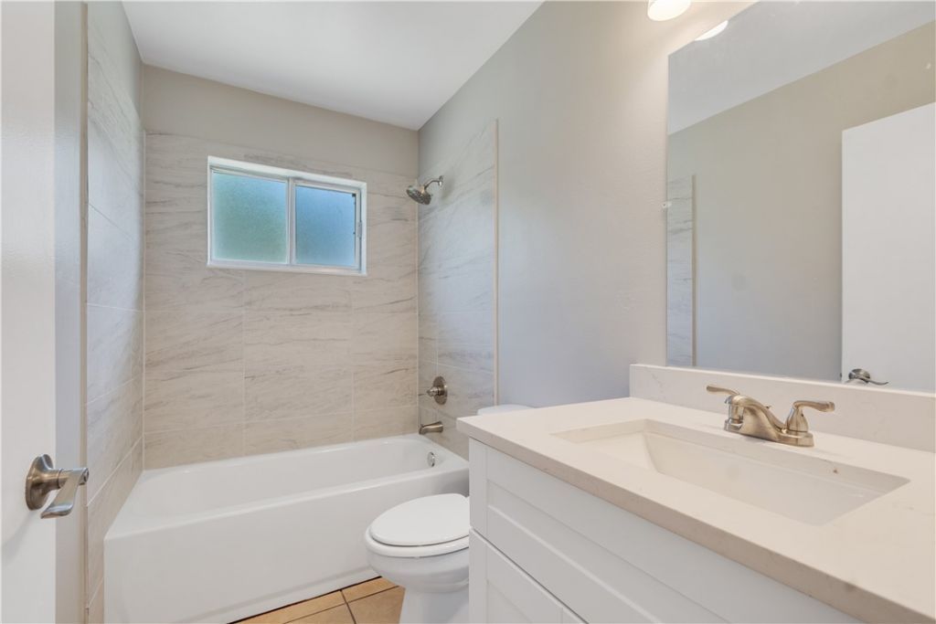 261 Mensh Avenue, Sebastian, FL 32958 Photo