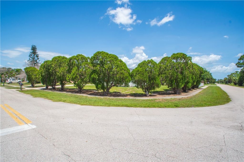 261 Mensh Avenue, Sebastian, FL 32958 Photo