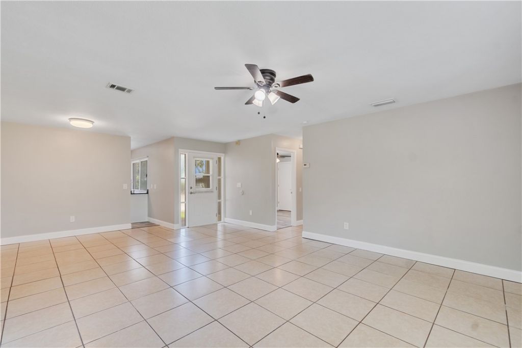 261 Mensh Avenue, Sebastian, FL 32958 Photo