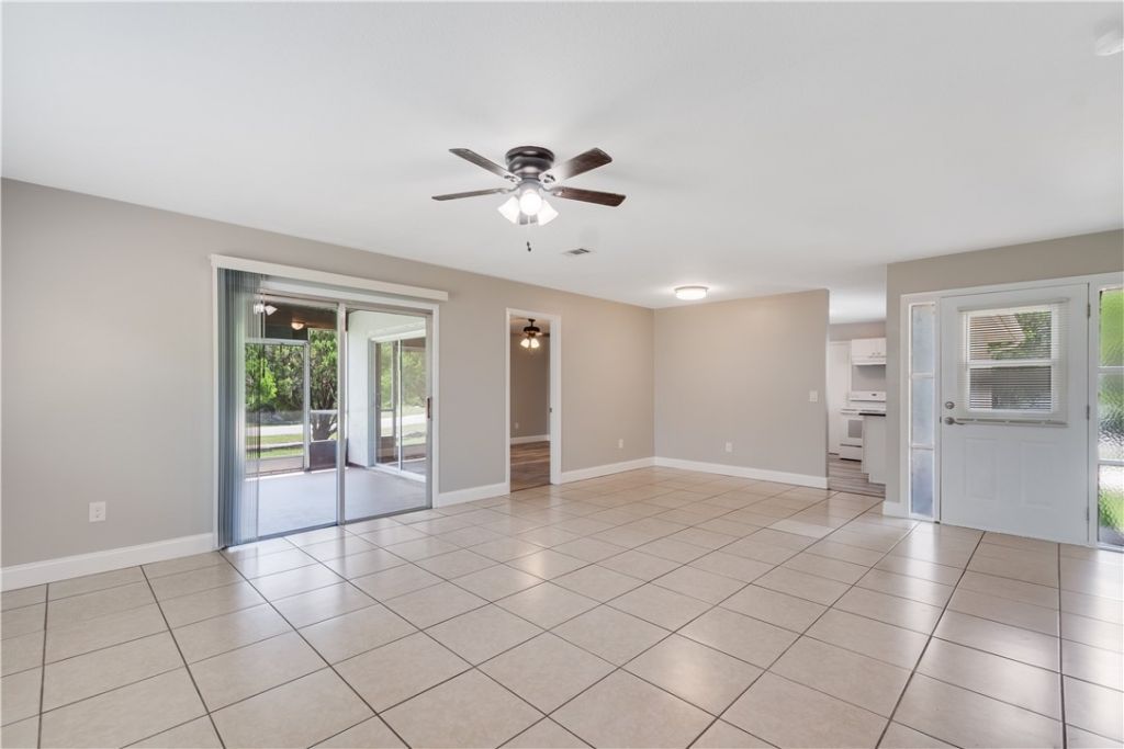 261 Mensh Avenue, Sebastian, FL 32958 Photo