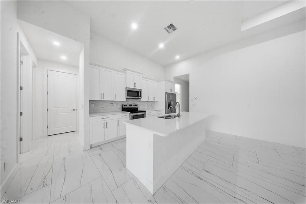 1124 NE 35th Ln , Cape Coral, FL 33909 Photo