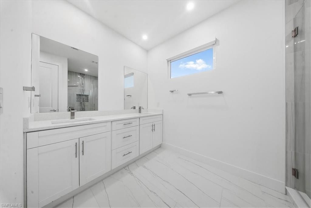 1124 NE 35th Ln , Cape Coral, FL 33909 Photo