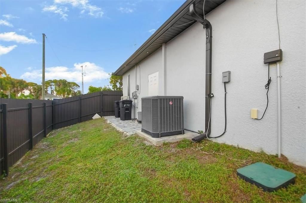 1124 NE 35th Ln , Cape Coral, FL 33909 Photo
