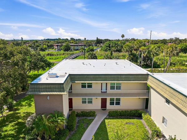 4 Vista Gardens Trail, Unit 207, Vero Beach, FL 32962