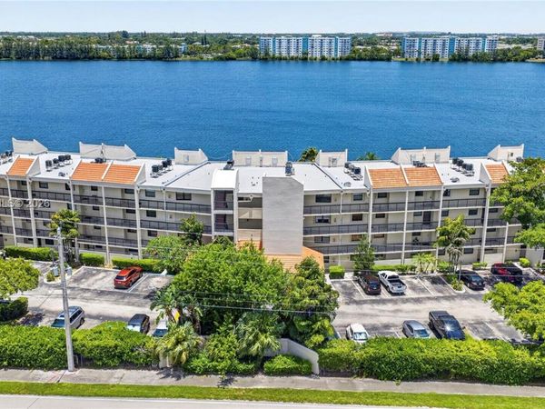 117 Lake Emerald Dr , Unit 408, Oakland Park, FL 33309