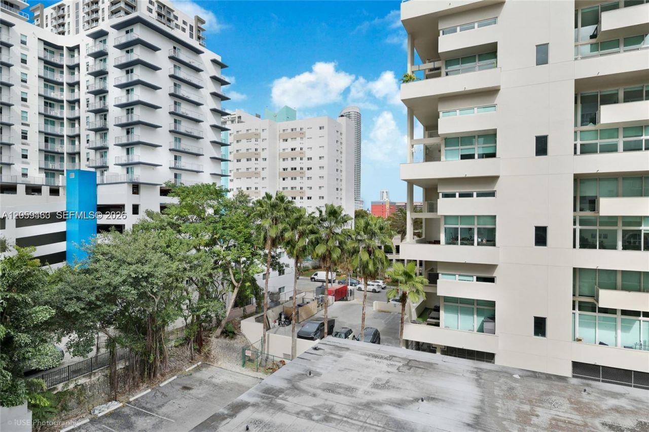 115 SW 11th St , Unit 505, Miami, FL 33130 Photo