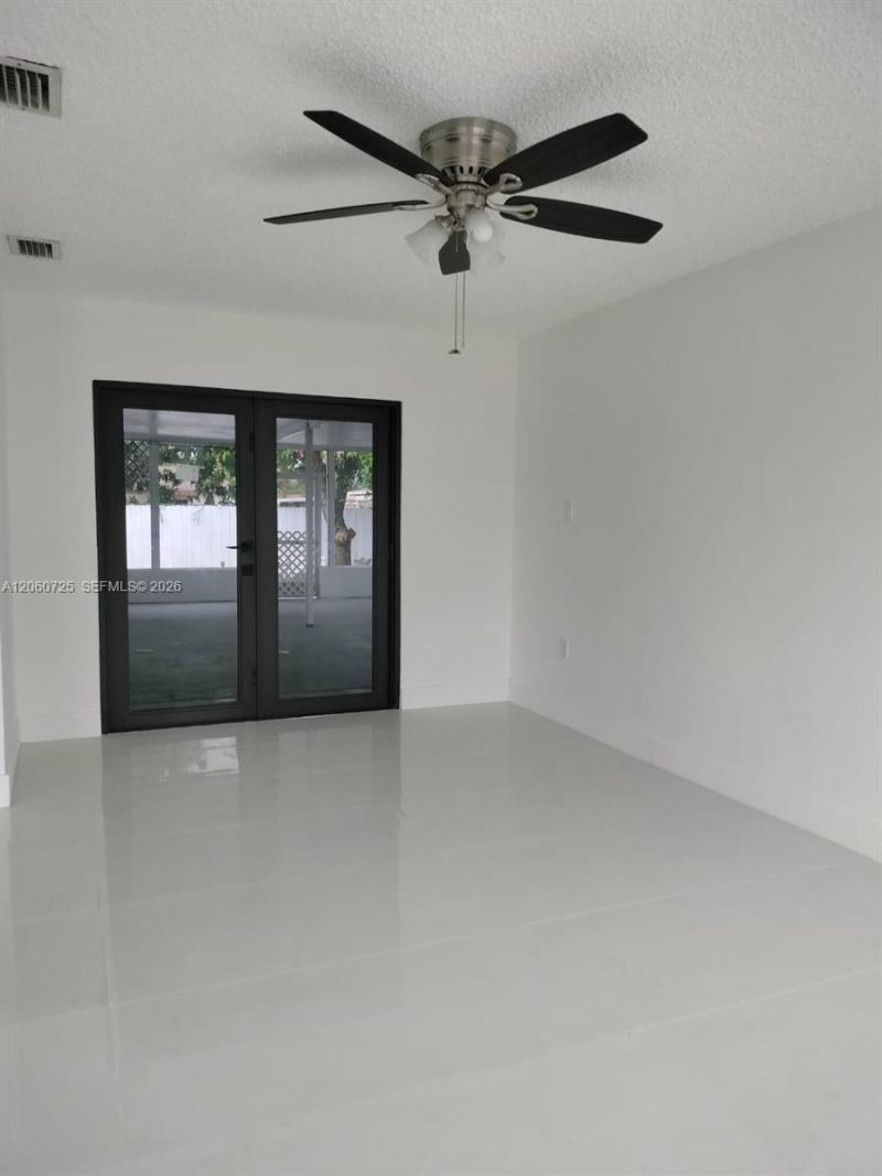 1480 NE 157th St, North Miami Beach, FL 33162 Photo