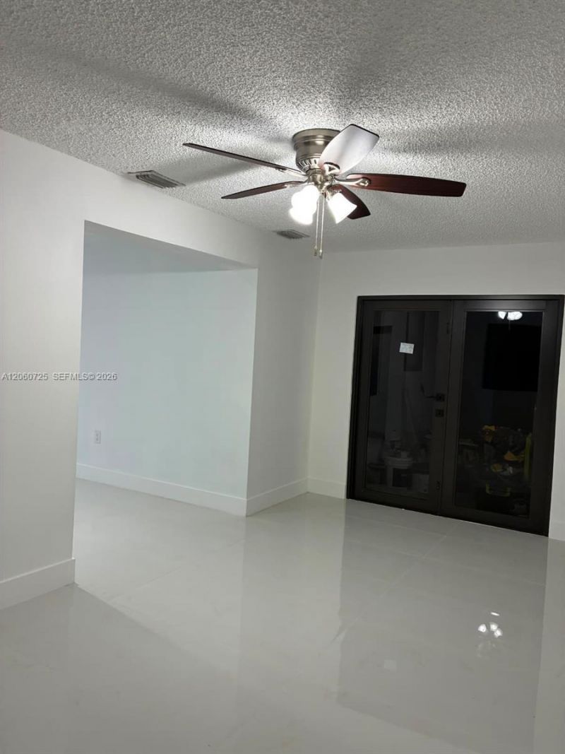 1480 NE 157th St, North Miami Beach, FL 33162 Photo