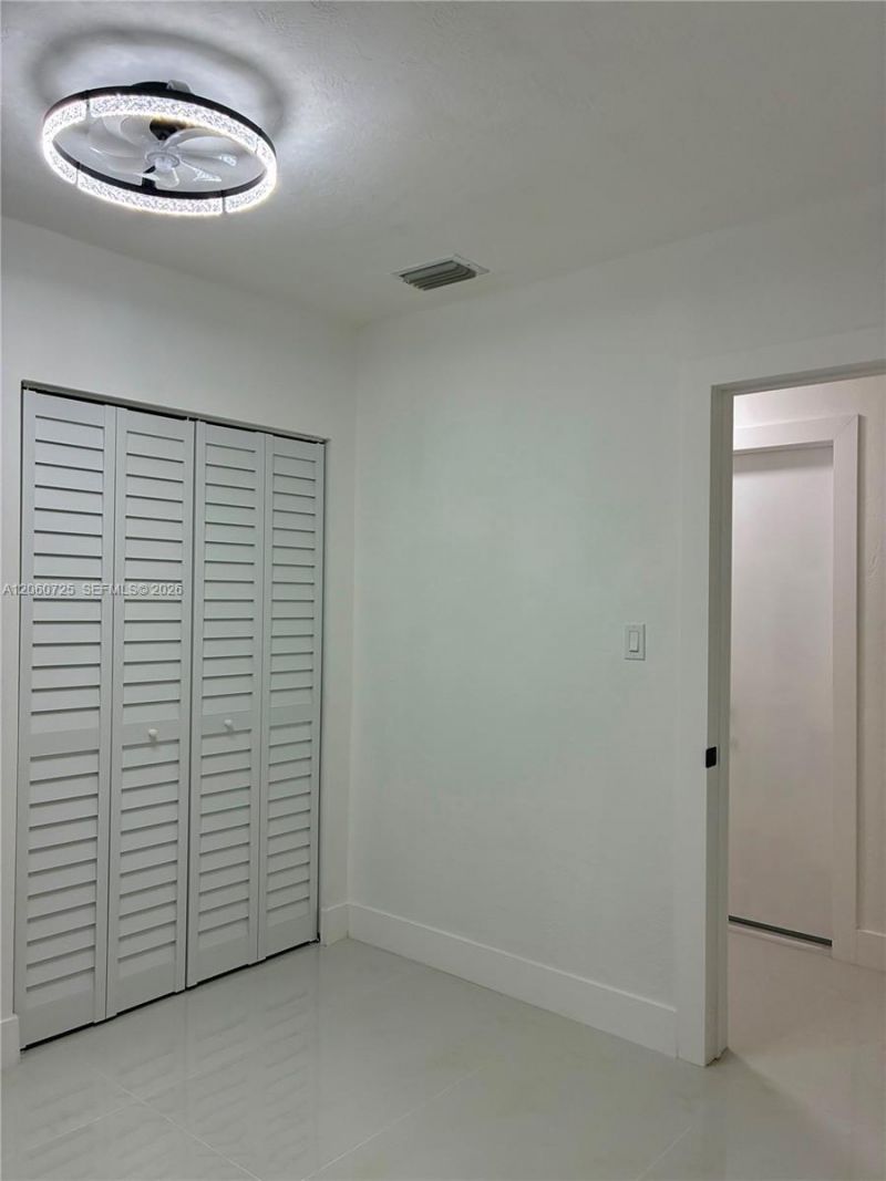 1480 NE 157th St, North Miami Beach, FL 33162 Photo