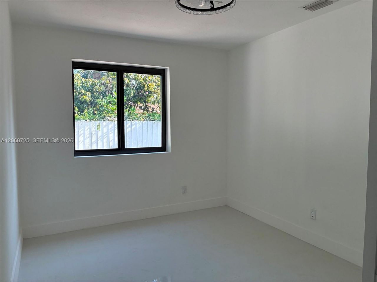 1480 NE 157th St, North Miami Beach, FL 33162 Photo
