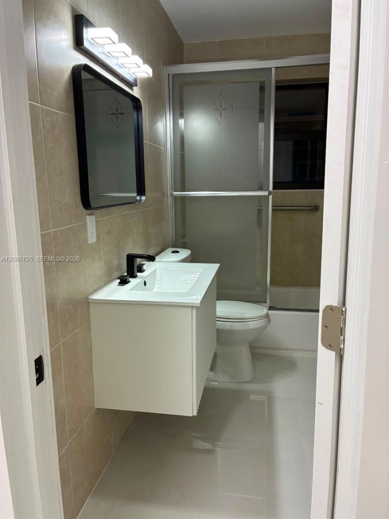 1480 NE 157th St, North Miami Beach, FL 33162 Photo