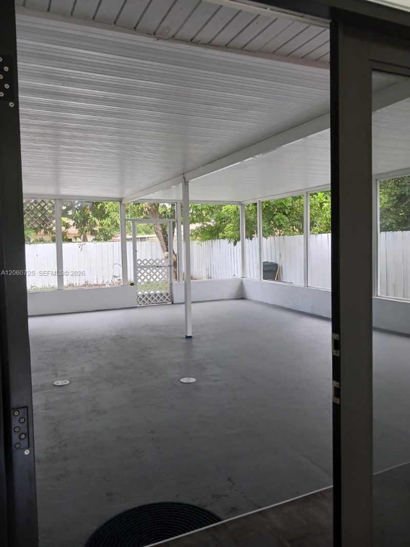 1480 NE 157th St, North Miami Beach, FL 33162 Photo