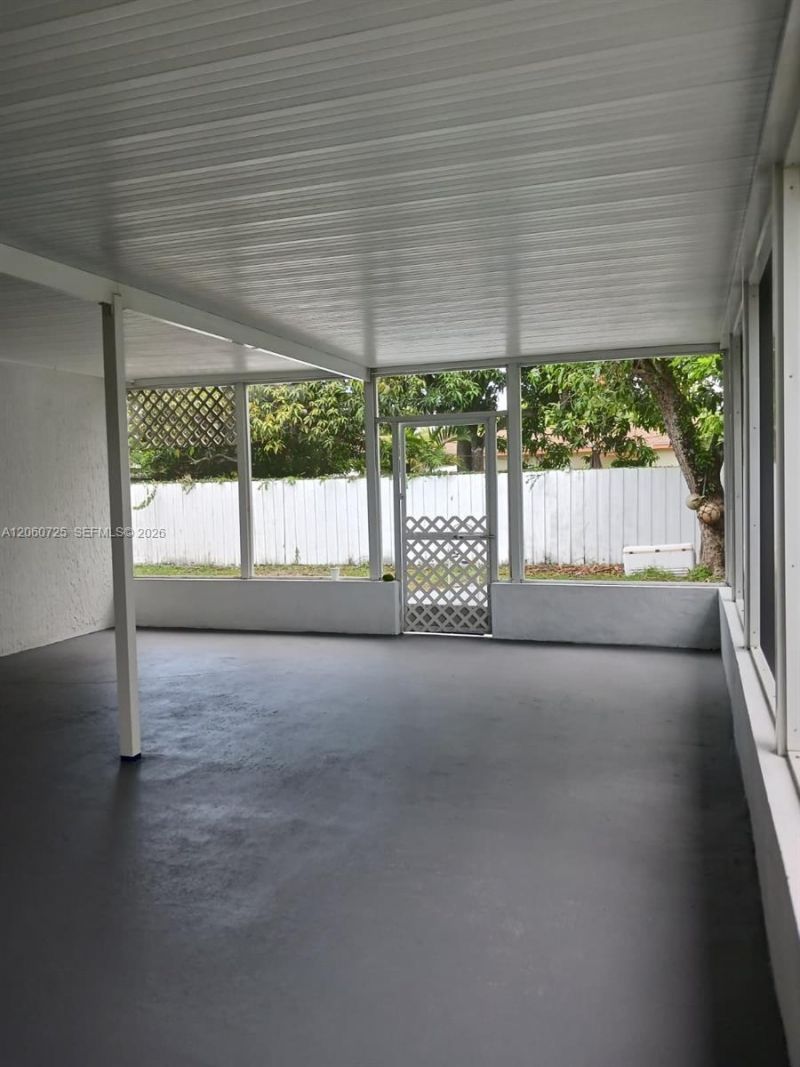 1480 NE 157th St, North Miami Beach, FL 33162 Photo