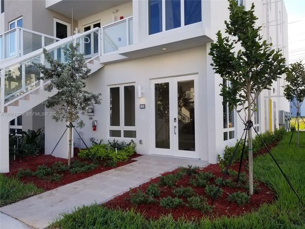 10220 NW 63rd Ter , Unit 111, Doral, FL 33178