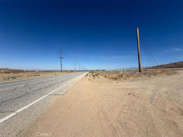 1602 Vac/Cor S/Farnborough, Palmdale, CA 93551