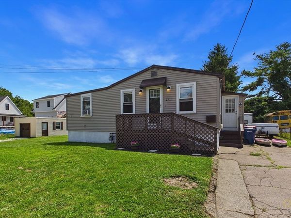 21 Golf St, Fairhaven, MA 02719