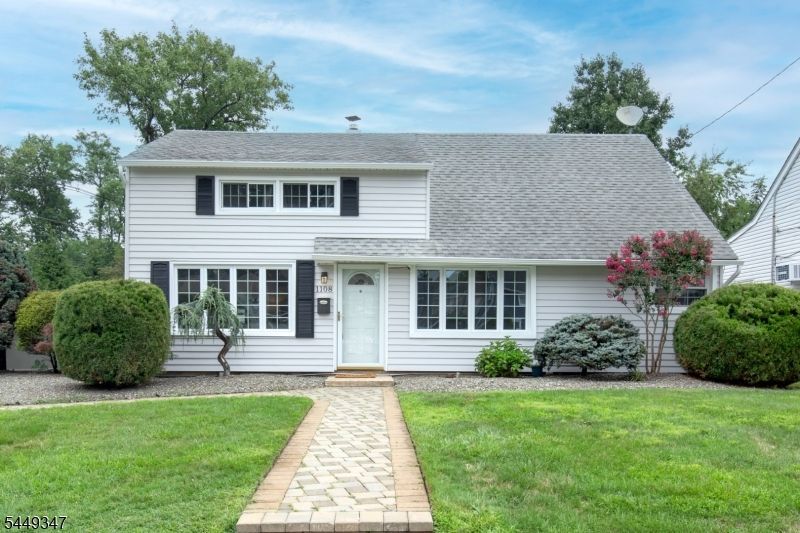1108 Woodruff St, Woodbridge, NJ 08830 Main Photo