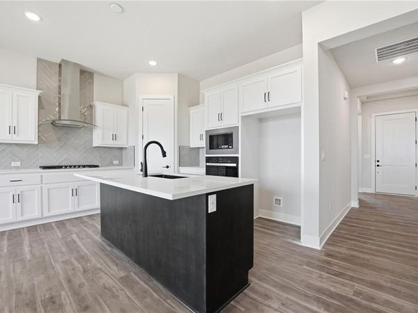 1407 N 163rd Circle, Basehor, KS 66007