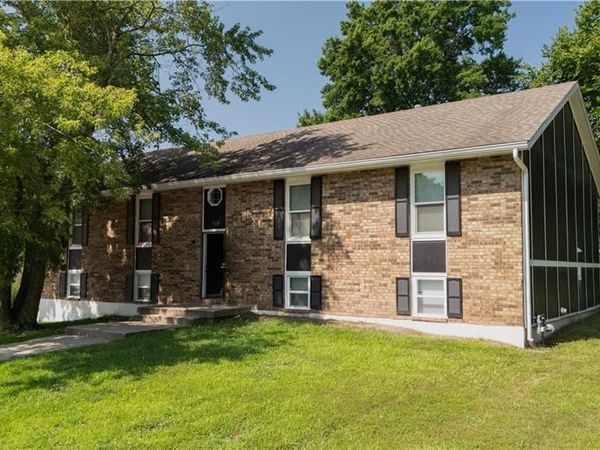 704 NE Ball Drive, Lee's Summit, MO 64086