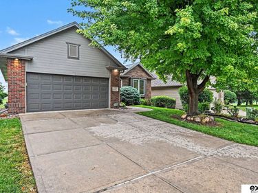 10121 S 172 Circle, Omaha, NE 68136