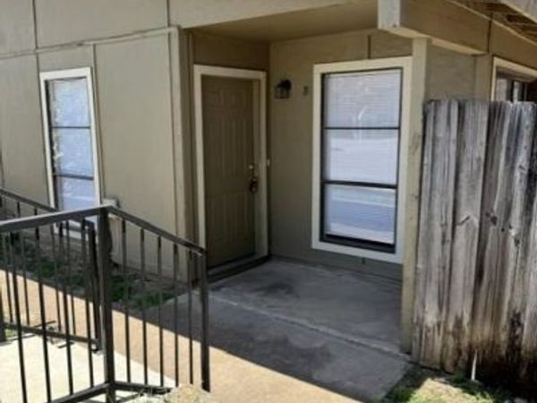 3005-B Parker LN, Unit B, Austin, TX 78741