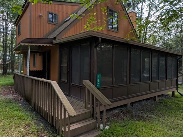 152 Wyalusing Drive, Pocono Lake, PA 18347