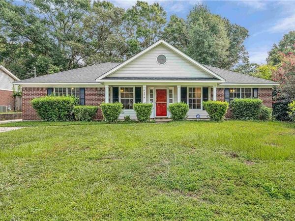9378 Seven Hills Curve , Mobile, AL 36695