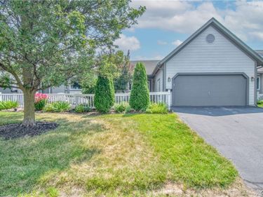 254 Oarlock Circle, East Syracuse, NY 13057