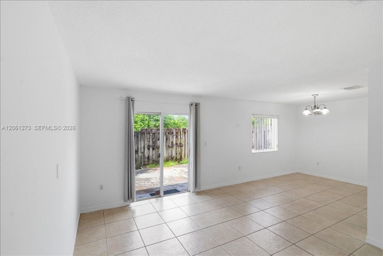 7245 NW 173rd Dr, Unit 2505, Hialeah, FL 33015 Photo