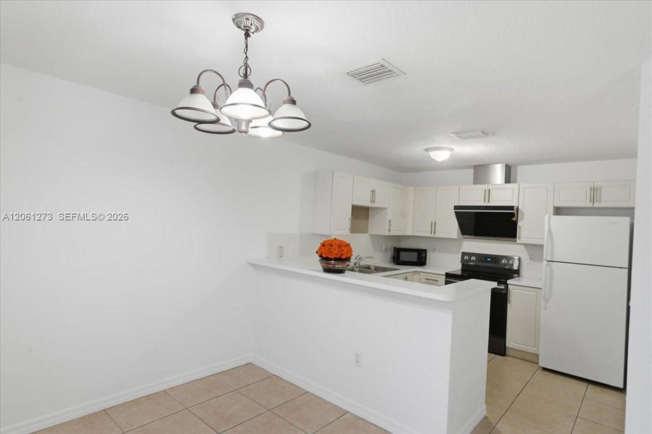 7245 NW 173rd Dr, Unit 2505, Hialeah, FL 33015 Photo