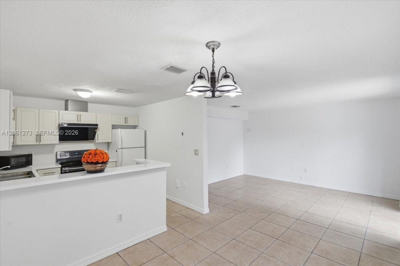 7245 NW 173rd Dr, Unit 2505, Hialeah, FL 33015 Photo